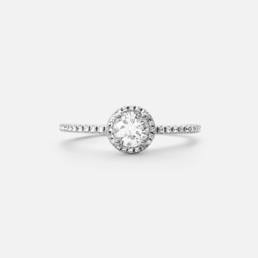 0,5ct Delicate Halo Diamond Ring