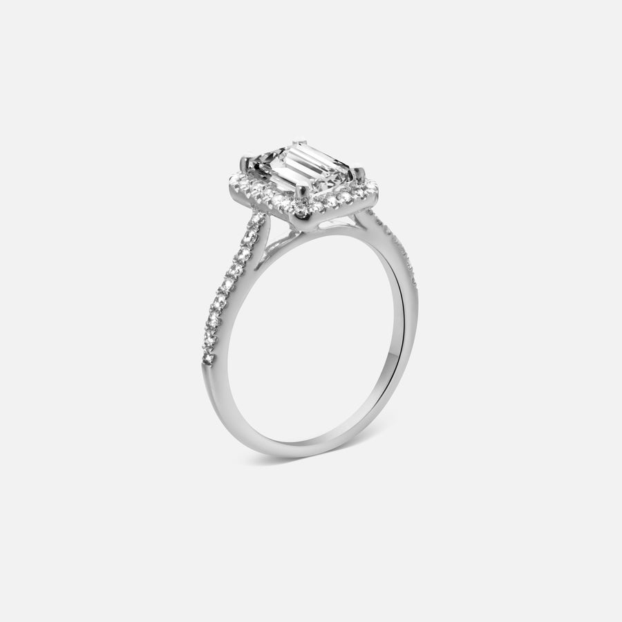 1,6ct Emerald Halo Diamond Ring
